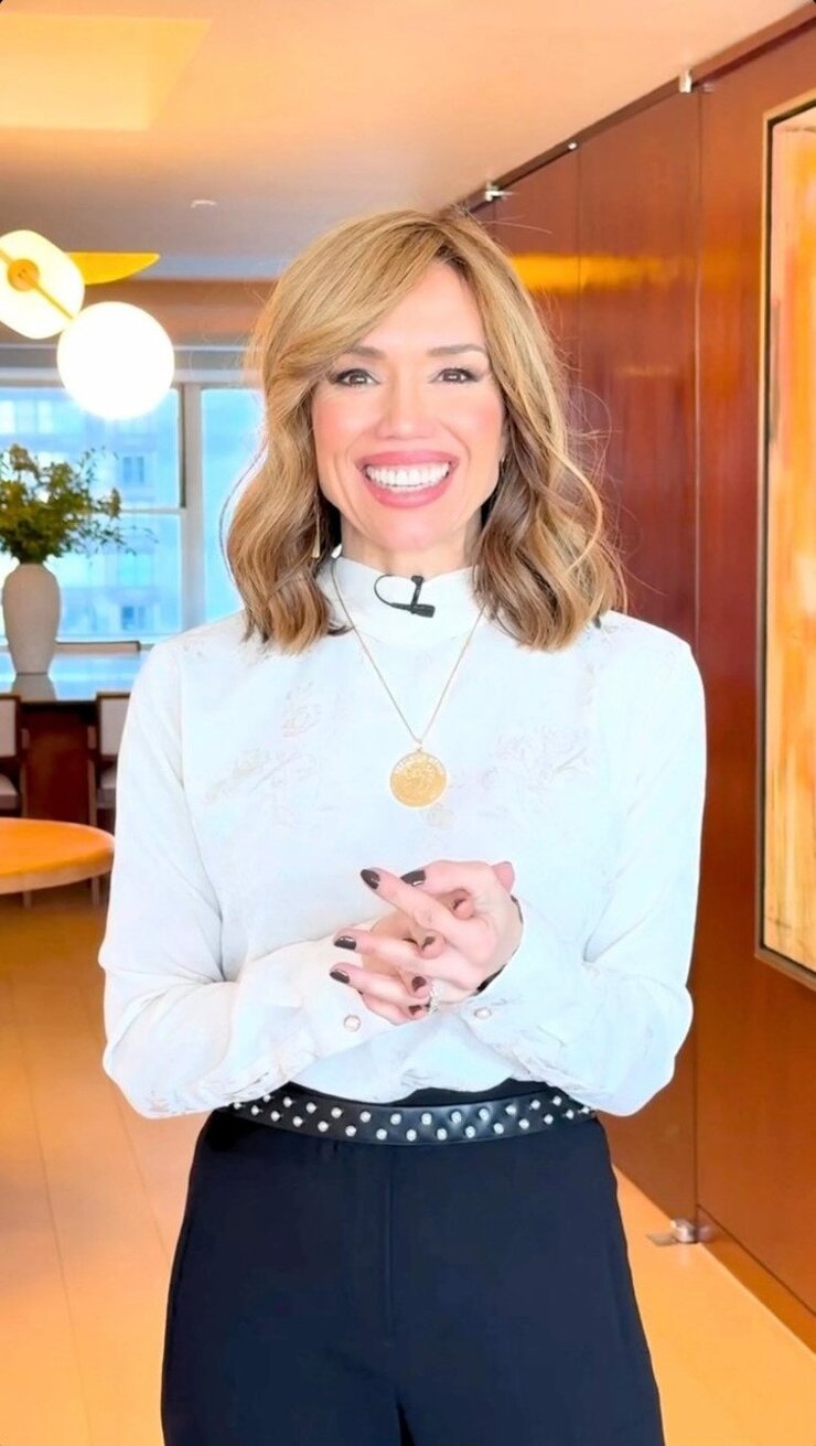 NBC Sunucusu Sara Gore Meme Kanseri Teşhisini Canlı Yayında Duyurdu