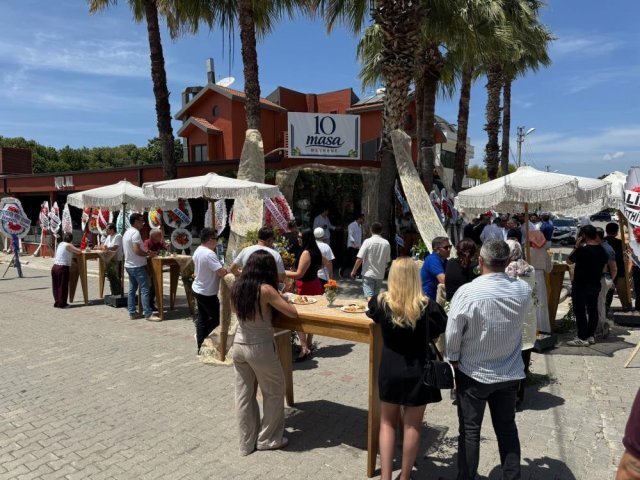 Fethiye'de Meyhane Açılışına Emekli İmam Duasıyla Katıldı