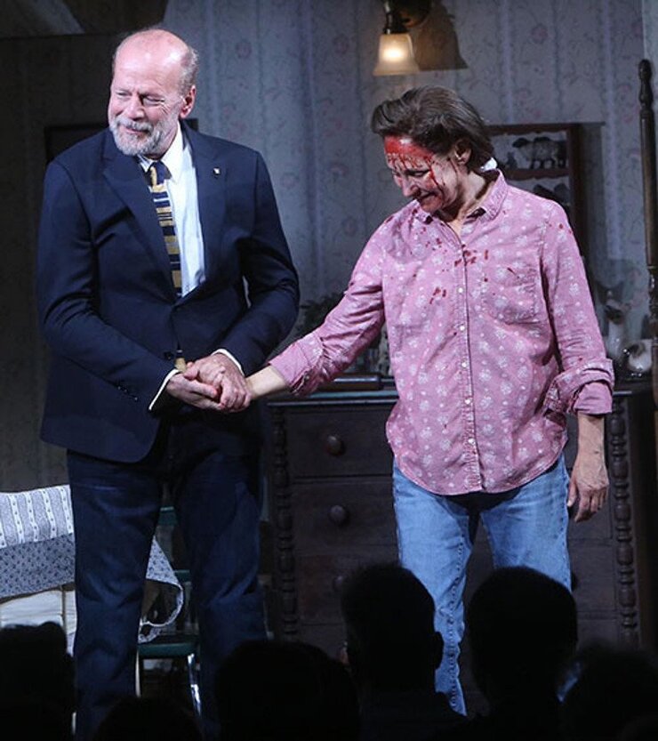 Laurie Metcalf Bruce Willis İçin Gözyaşlarını Tutamadı
