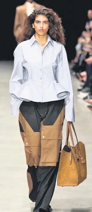 Kris Jenner Ücretsiz Yüz Germe Ameliyatından Şikayet Etti Sonra Geri Adım Attı