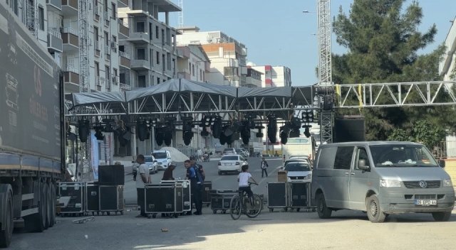 Ceylanpınar Belediyesi Türk Bayrağı Anlaşmazlığı Nedeniyle Konseri İptal Etti