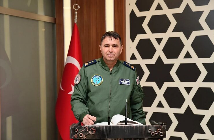 Görevden Alınan General Sahaya Savaş Uçağı Ve Lokma Getirmişti