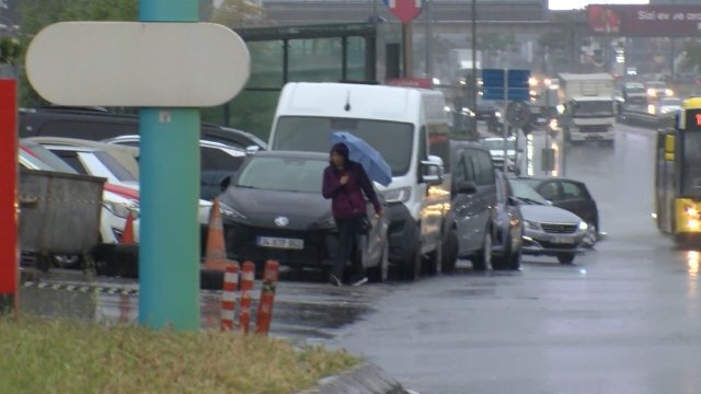 Meteoroloji İstanbul İçin Ani Sel Ve Dolu Uyarısı Yaptı