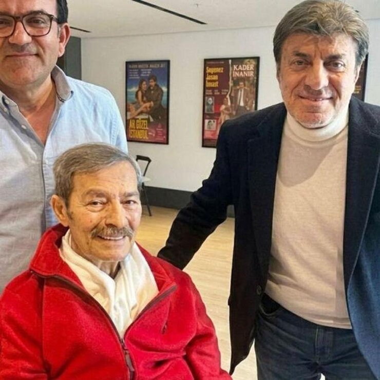 Kadir İnanır Yoğun Bakıma Alındı