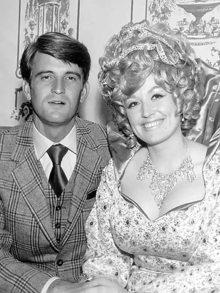 Dolly Parton Eşinin Ardından Kendini Bıraktı