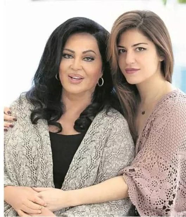 Ünlüler Operasyonunda Yağmur Ünal Dahil 23 Kişi Gözaltına Alındı
