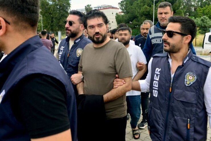 Rasim Ozan Kütahyalı Şifresi Kırılan Telefonuyla Yakalandı