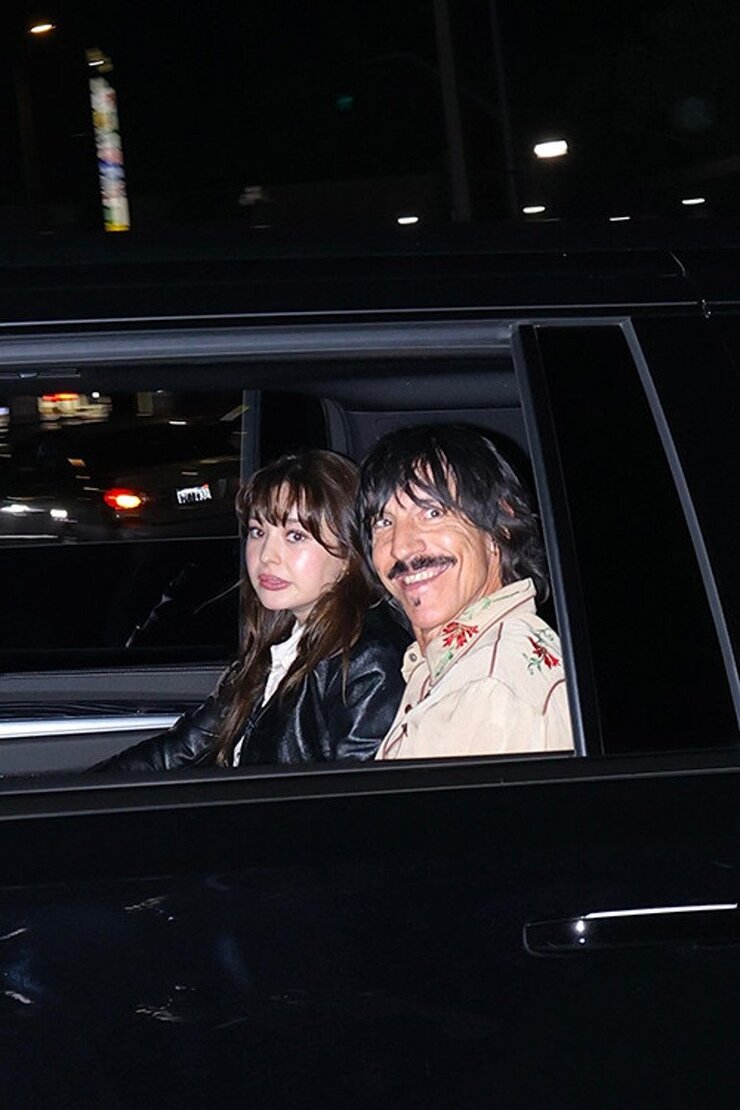 Eileen Kelly Vogue Makalesinde Kiedis İlişkisini Ve Yaş Farkı Eleştirilerini Yanıtladı