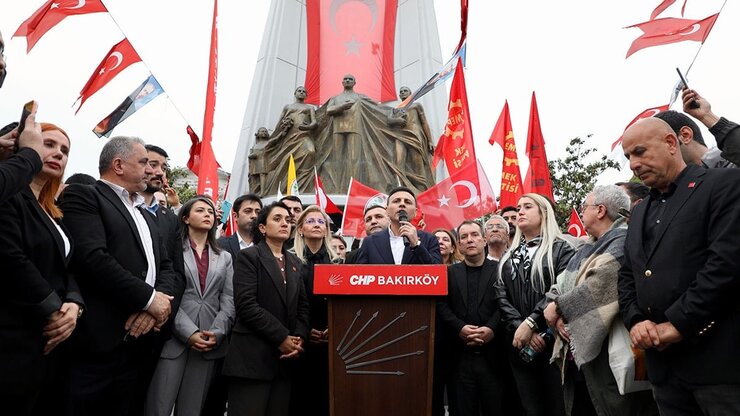 CHP Kurultay İptali Protestosunda Çelik Darbe Mekaniği Dedi