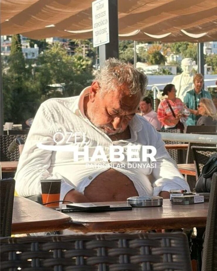Reha Muhtar Bodrum'da Masada Uyurken Görüntülendi