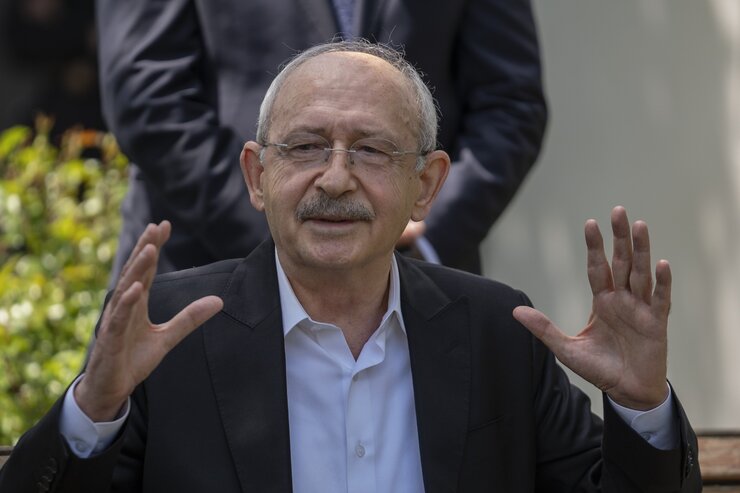 Kılıçdaroğlu Genel Merkeze Erdoğan Türküsüyle Karşılanacak
