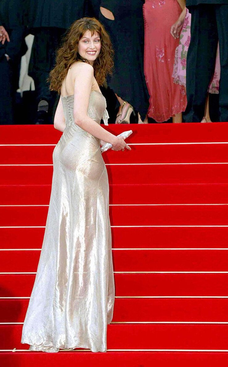 Macaigne Cannes Galasında Casta'yı Kucağına Alarak Merdiven Çıktı