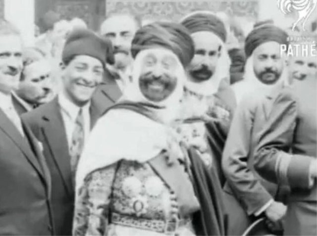 Cem Yılmaz Fas Sultanına Benzerliği Şakasıyla Geçiştirdi