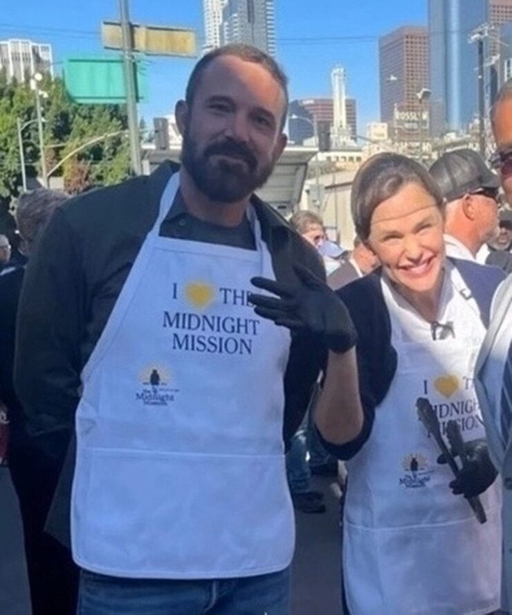 Affleck Ve Garner Los Angeleste Uyumlu Kıyafetlerle Görüntülendi