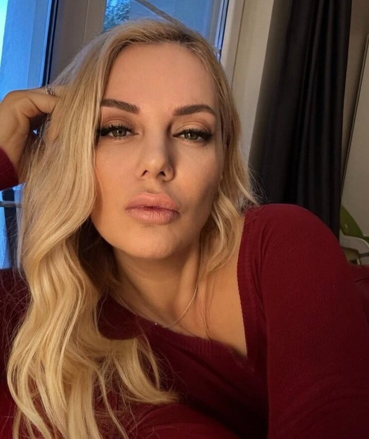 Beste Açar Babasının Mirasında Sahte İmza İddiasıyla Mahkemeye Başvurdu