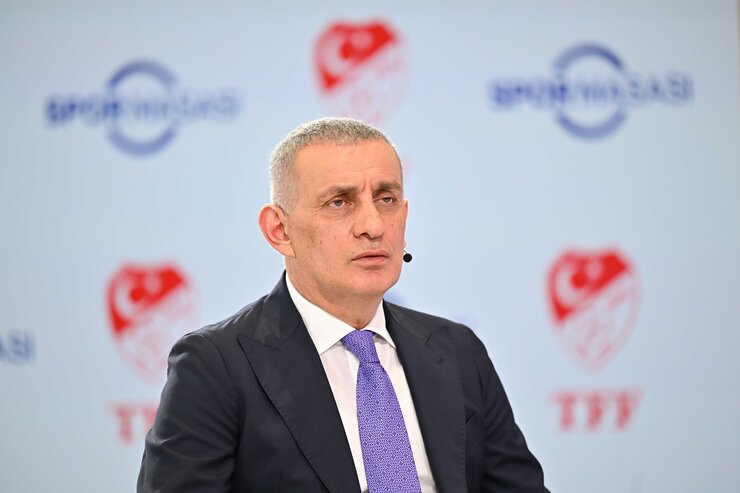 TFF Başkanı Hacıosmanoğlu Türk Futbolunun Askıya Alınabileceğini Açıkladı