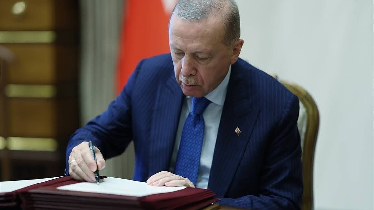 AK Parti Son Ankette Yüzde 35,8 İle Birinci Sıraya Yerleşti