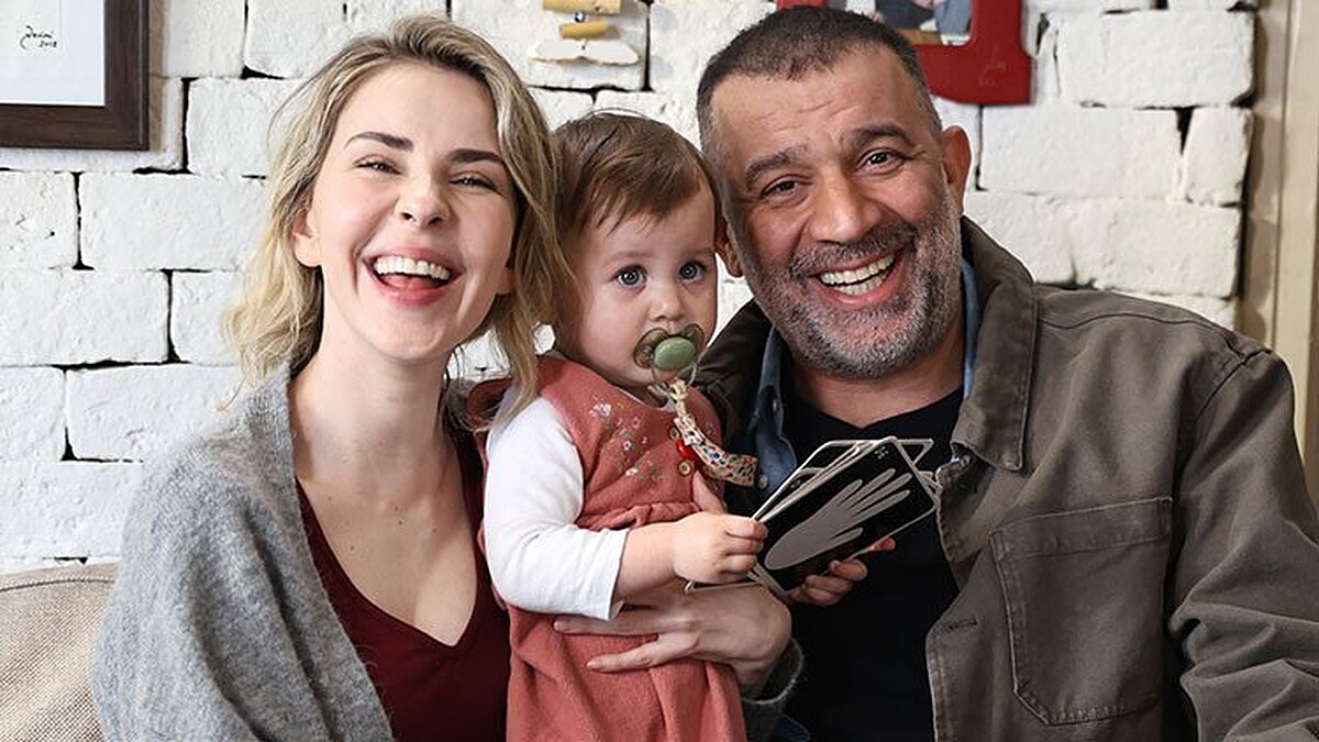Arka Sokaklar'ın Minik Yıldızı Ayşecan Setin Gözdesi Oldu