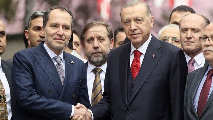 YRP lideri Fatih Erbakan, AKP ve MHP'nin toplam oyunun yüzde 32 düzeyinde kaldığını...