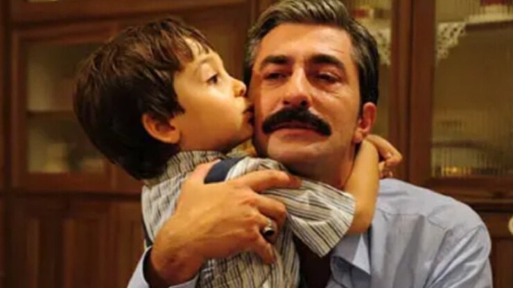 Erkan Petekkaya, CHP Genel Başkanı Özgür Özel'in miting fotoğrafını paylaşarak...