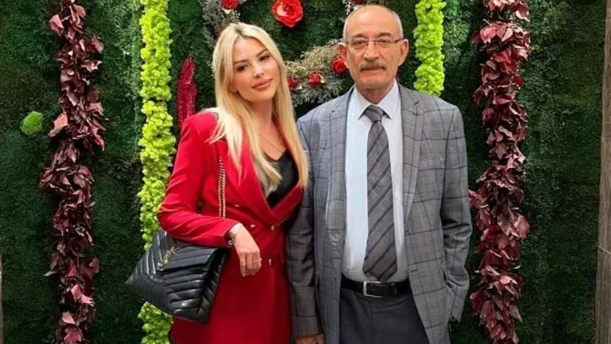 Gazeteci Emin Pazarcı Kızının Çakarlı Araç Skandalı Yüzünden İzne Çıkarıldı