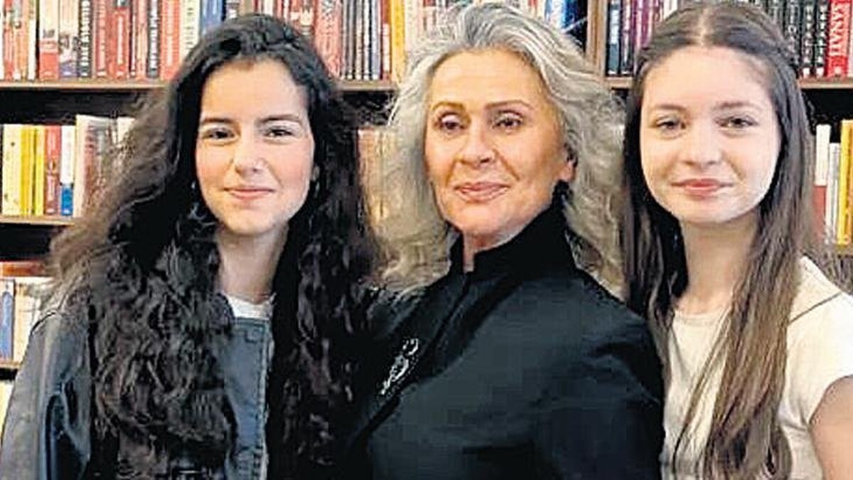 Gonca Cilasun Ve Beren Gençalp Altı Yıl Sonra Yeniden Bir Araya Geldi