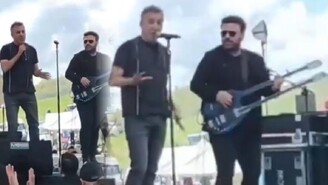 Haluk Levent Tokat Konserinde Mide Ağrısı Nedeniyle Mikrofonu Bıraktı