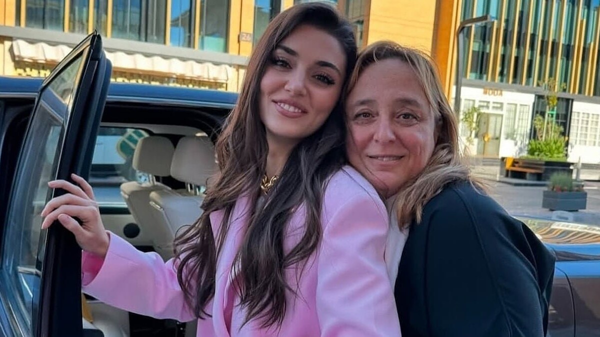 Hande Erçel Menajerinin Ajansını Profilinden Sildi