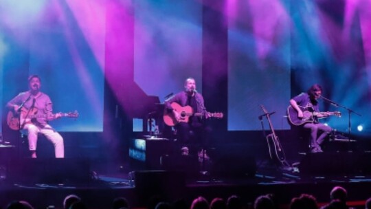 Mor ve ötesi, Harbiye Cemil Topuzlu Açıkhava Tiyatrosu'ndaki akustik gecede...