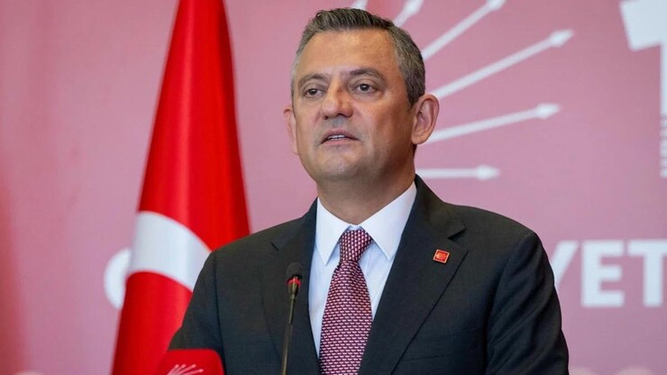 CHP Genel Başkanı Özgür Özel, İzmir mitinginde Kılıçdaroğlu'na seslenerek bayram...