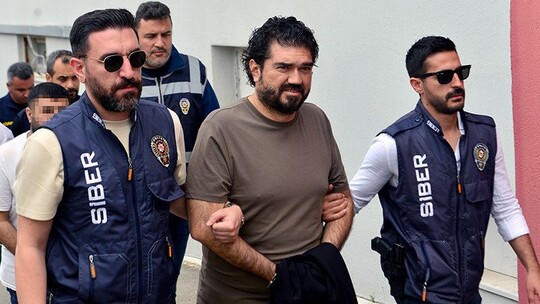 Adana merkezli operasyonda gazeteci Rasim Ozan Kütahyalı ve örgüt lideri Selahattin...