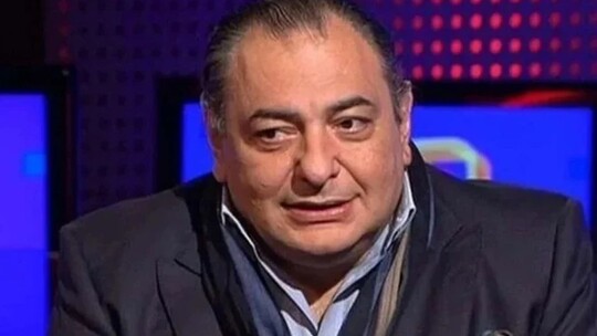 Reha Muhtar, Bodrum Türkbükü'ndeki bir kafede masada uyuyakalırken görüntülendi....