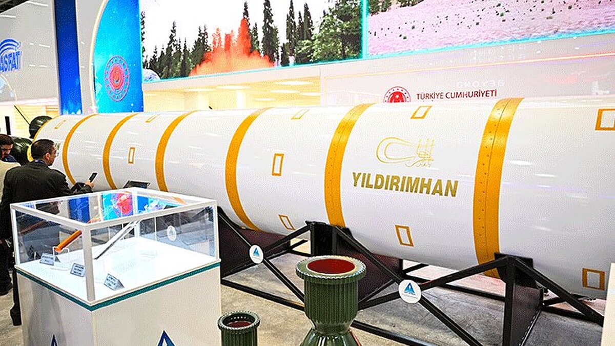 Türkiye Mach 25 Hızında 6 Bin Kilometre Menzilli Yıldırımhan Füzesini Tanıttı