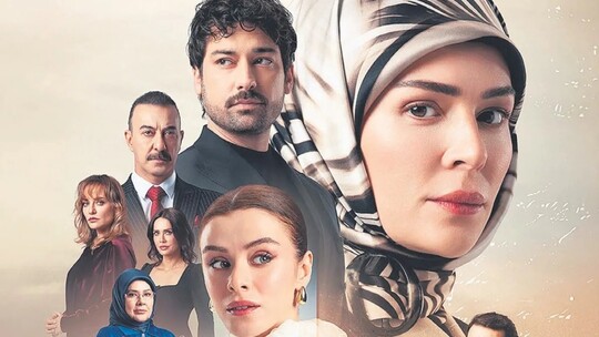 'Şule Senin Hikayen' dizisinde rol alan Yıldız Çağrı Atiksoy ve İlayda Alişan,...