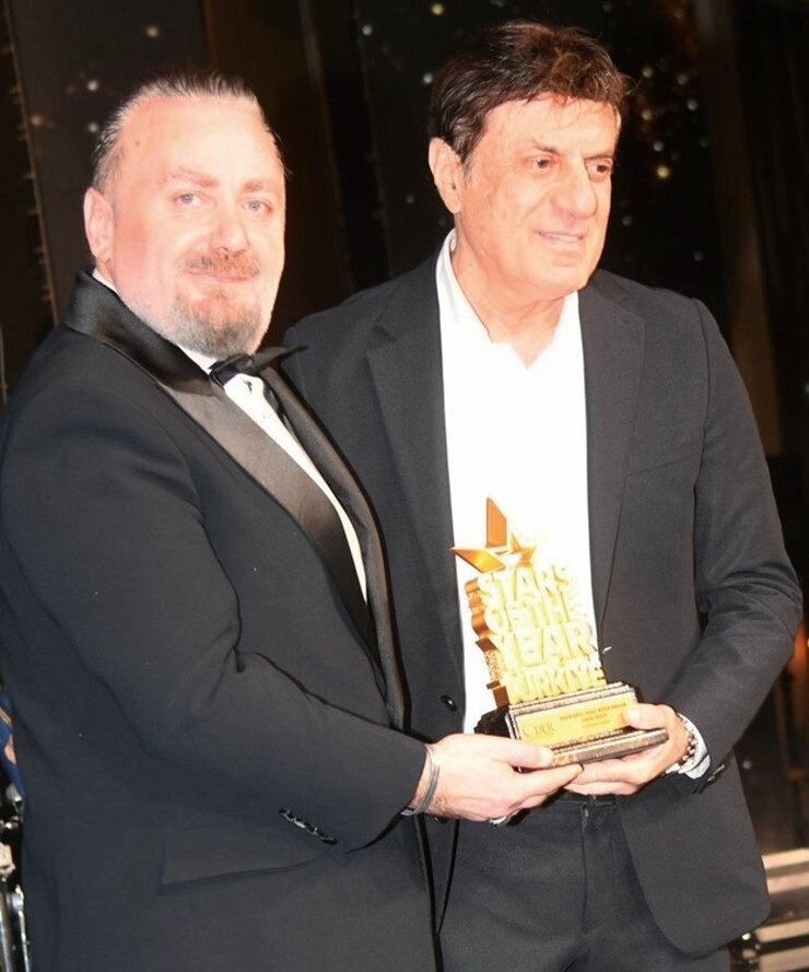 Deniz Bayramoğlu Yılın En İyi Erkek Haber Sunucusu Seçildi