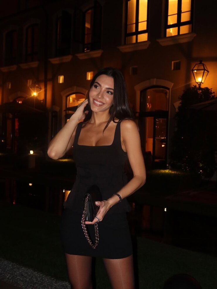 Allan Hakko Ve Pelin Uluksar Tarabya'da Birlikte Görüntülendi