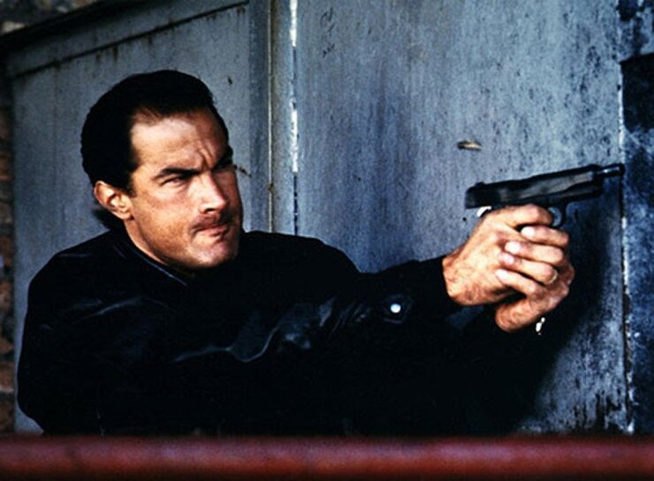 Steven Seagal St. Petersburg Ekonomi Forumunda Göründü