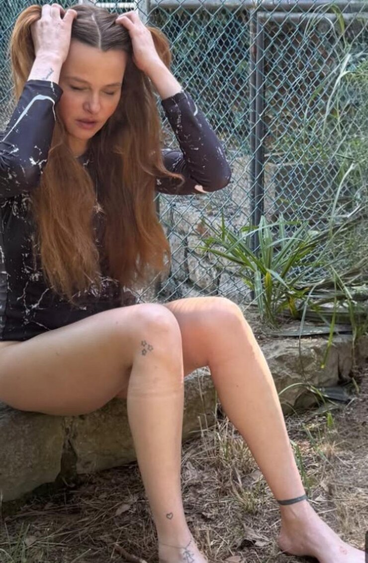 Naz Elmas Mayo Pozlarıyla Sosyal Medyayı Salladı