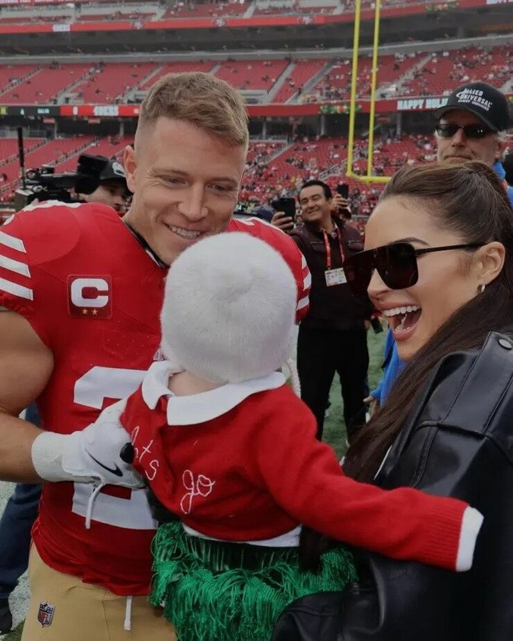 Olivia Culpo İkinci Bebeğini Karnında Taşırken İlk Kızını Kucağında Sergiledi
