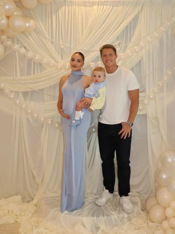 Olivia Culpo İkinci Bebeğini Karnında Taşırken İlk Kızını Kucağında Sergiledi