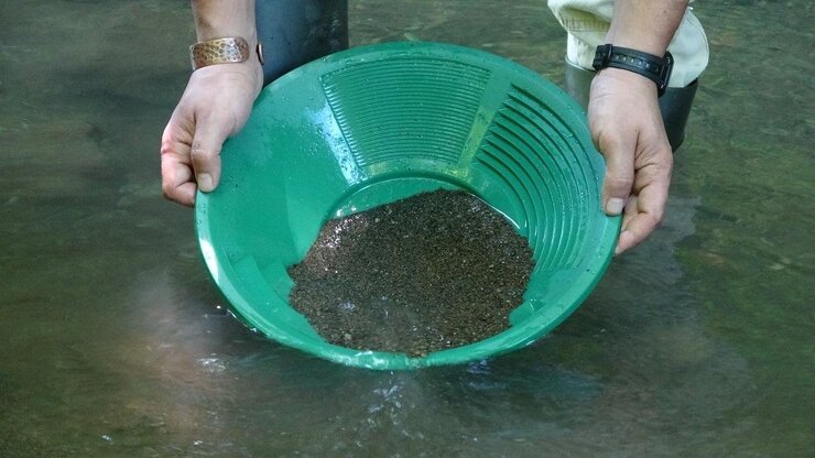 Ordu'da Çift Dere Yataklarından Altın Çıkararak Geçimini Sağlıyor