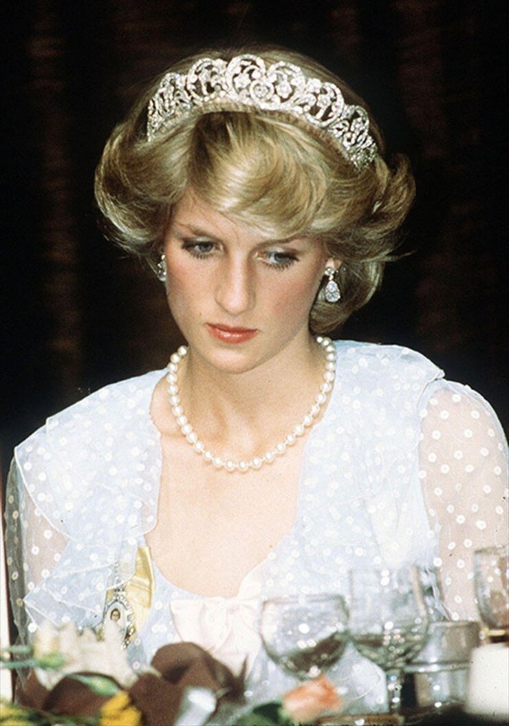 Spencer Tacı Kraliyet Ailesine Geçmedi Diana'nın Mirası Aile Mülkiyetinde Kaldı
