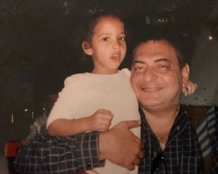 Ayşe Nazlı Babasını Yürek Burkan Sözlerle Uğurladı