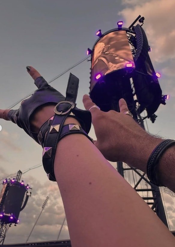 Barış Atay Ve Ecem Özkaya Metallica Konseri Sonrası Yeniden Gündemde