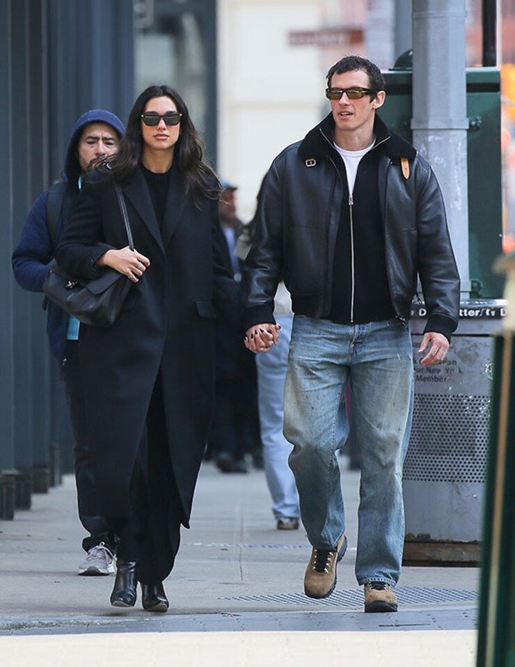 Dua Lipa Ve Callum Turner Londra'da Evlendi