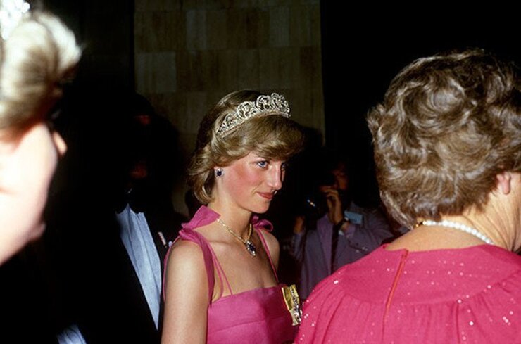 Spencer Tacı Kraliyet Ailesine Geçmedi Diana'nın Mirası Aile Mülkiyetinde Kaldı