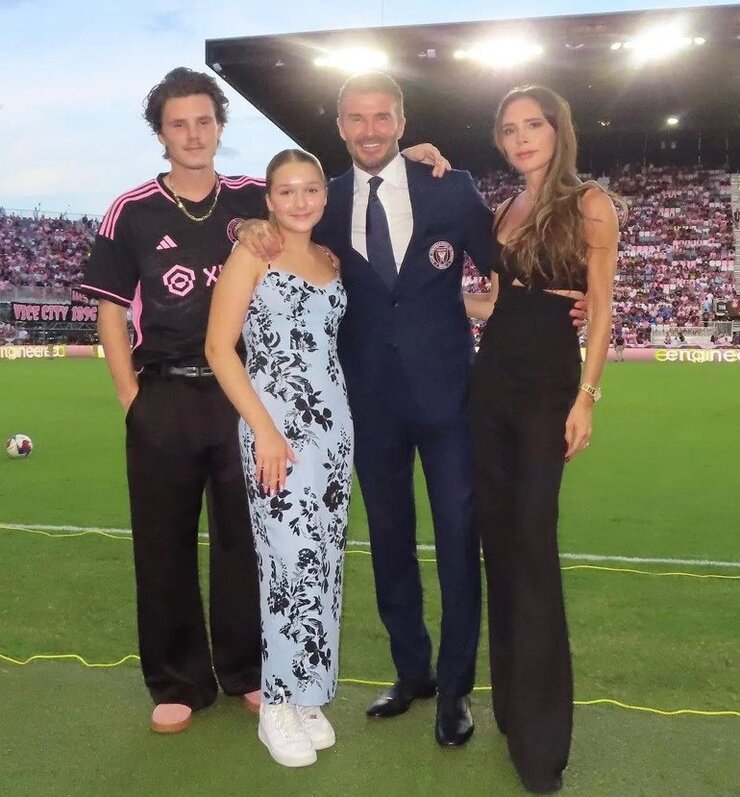 Harper Beckham 14 Yaşında Kozmetik Markası Kuruyor