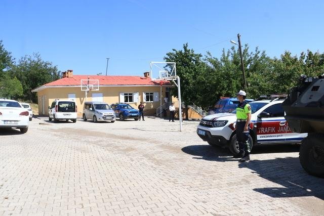 Narin Güran'ın Köyünde Tek Adaylı Ara Seçim Yapıldı