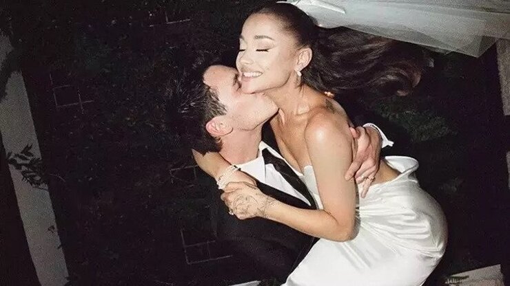 Ariana Grande Ve Ethan Slater Üç Yıllık İlişkiyi Bitirdi