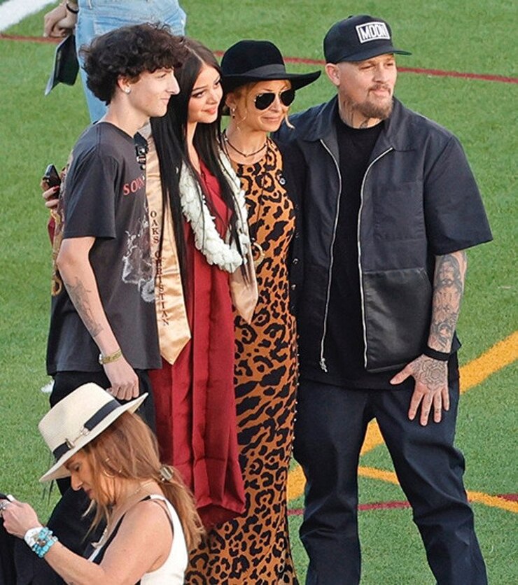 Nicole Richie Kızının Mezuniyetinde Gözyaşlarını Tutamadı